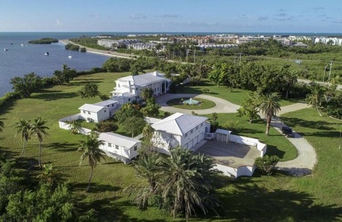Key West House | Idyllic Private Island Retreat Linked to Vibrant Key West