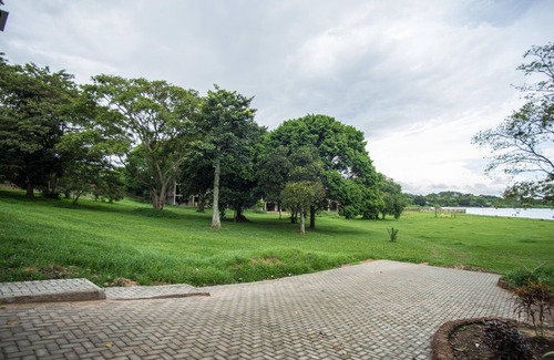Kampala Resort | Enchanting Nature Retreat with Breathtaking Vistas