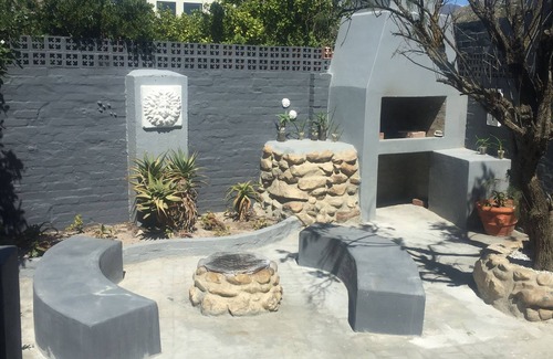 Rooiels House | Seaside Cottage on the Atlantic - Perfect for Families & Pets