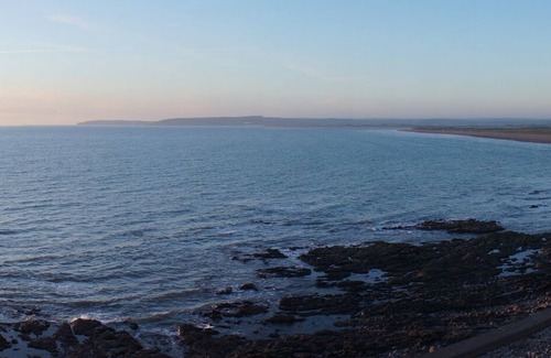 Westleigh Apartment | Seaside Retreat: Spacious North Devon Apartment with Ocean View