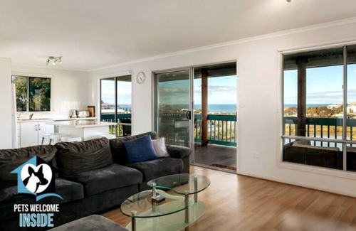 Encounter Bay House | Scenic Sea & Lake Views with Pool - Sleeps 12 Comfortably