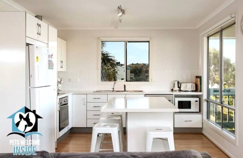 Encounter Bay House | Scenic Sea & Lake Views with Pool - Sleeps 12 Comfortably