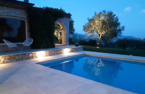 Saint-Jeannet House | Seaside Retreat with Private Pool in St Jeannet - 10/10 Rating