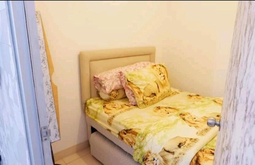 Pluit Apartment | Scenic Sea View 2BR with Fast WiFi and Pool Access