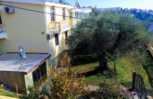 Ulcinj Apartment | Scenic Oceanfront Stay with Pool & Breakfast at Liman
