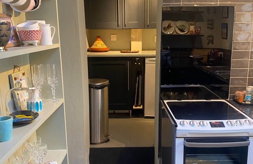 Seaford House | Charming Seaside Cottage with Breakfast & Pet-Friendly Perks