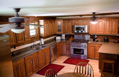 Wright City Cabin | Idyllic Log Home Retreat with Pool & Breakfast in Nature