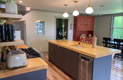 Stowe Area House | Serene Maple Corner Cottage: Ski, Swim & Explore Near Curtis Pond