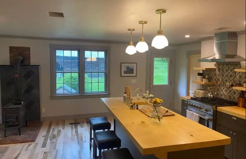 Stowe Area House | Serene Maple Corner Cottage: Ski, Swim & Explore Near Curtis Pond