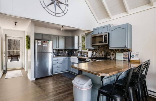 Shenandoah House | Serene Riverfront Retreat with Hot Tub and Kayaks Awaits