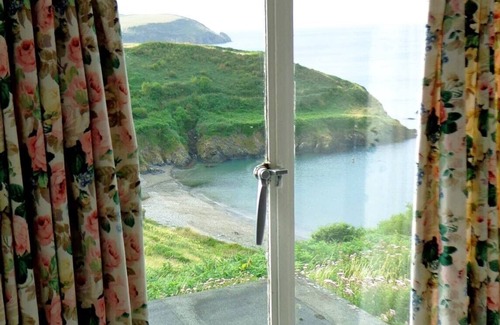 Newport Cottage | Coastal Self-Catering Cottage with Ocean View & Spa