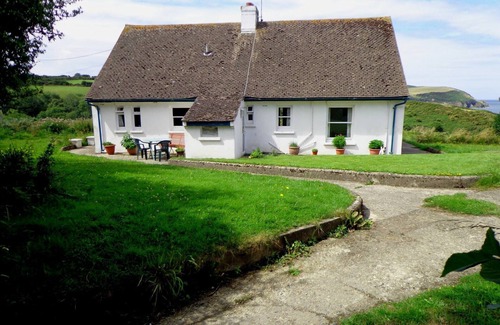 Newport Cottage | Coastal Self-Catering Cottage with Ocean View & Spa