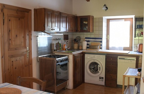 Urbania Cottage | Charming Self-Catering Flat with Pool and Pet-Friendly Amenities