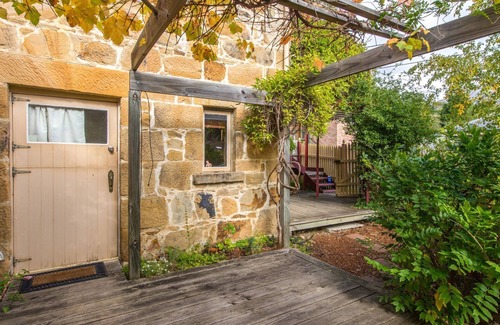 South Hobart Apartment | Historic Sandstone Stable with Self-Contained Studios
