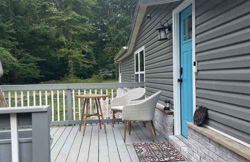 Amelia House | Serene Retreat on 1.26 Acres, 20 Min from Downtown