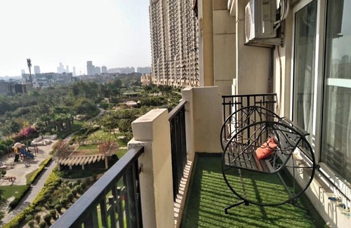 Noida Apartment | Cozy Serviced Apartment with Garden and Pool Views