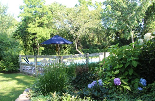 Sagaponack House | Hamptons Retreat: Private Setting with Tennis Court & Pool