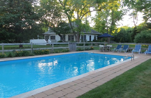 Sagaponack House | Hamptons Retreat: Private Setting with Tennis Court & Pool