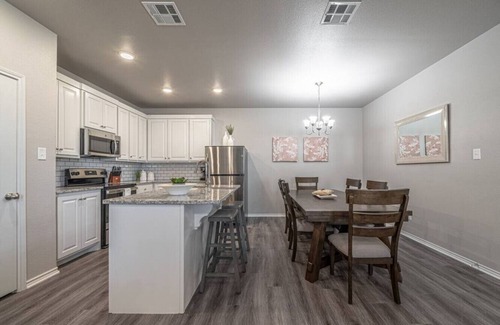 Shallowater House | Inviting Shallowater Home with Kitchen & Breakfast Included