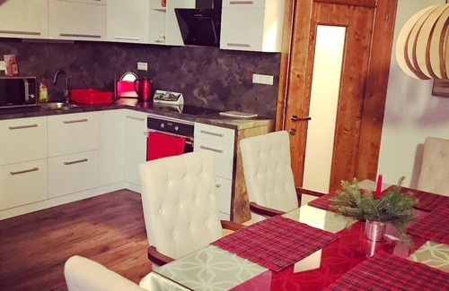 Stara Lesna Cottage | Scenic Family Getaway with Pool and Breathtaking Views