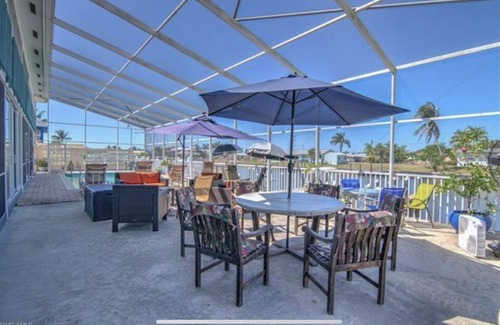 Saint James City Condo | Inviting SJC Island Condo with Heated Pool & Boat Space