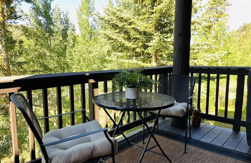 Keystone House | Scenic Mountain Retreat with Hot Tub & Ski Shuttle Access