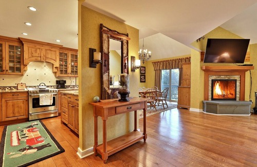 Ludlow House | Idyllic Solitude Village Condo with Private Balcony Access