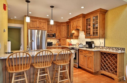 Ludlow House | Idyllic Solitude Village Condo with Private Balcony Access