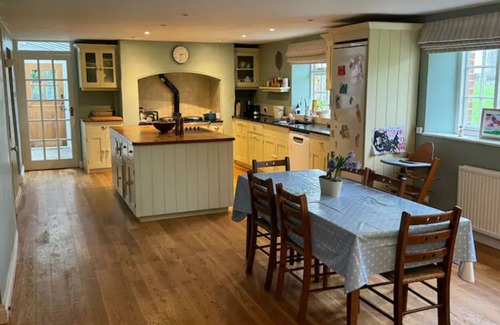 West Pennard House | Discover a Family-Friendly Somerset Retreat for Your Getaway