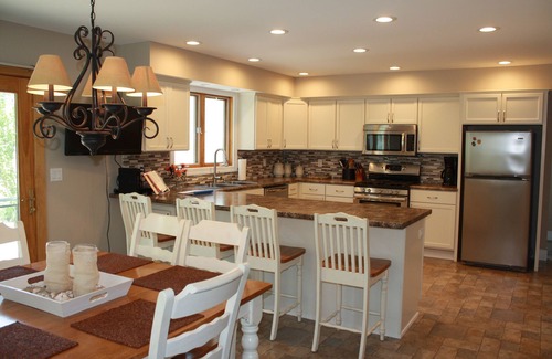 South Haven House | Family-Friendly South Haven Lake House with Ocean Views