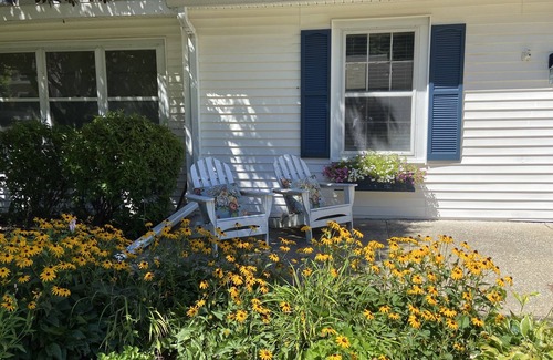 South Haven House | Family-Friendly South Haven Lake House with Ocean Views