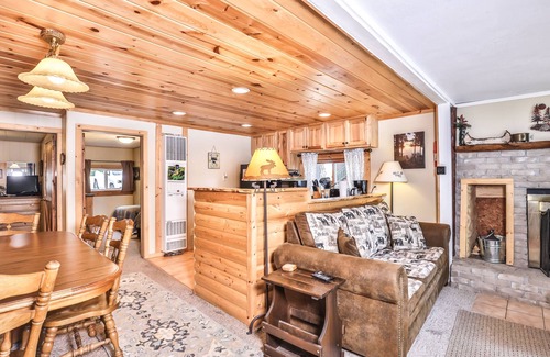 St Germain Cabin | Inviting Lake View Retreat with Breakfast and Pet-Friendly Perks