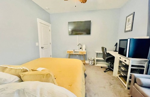 Lincolnville House | Charming Southern Retreat with Pool & Breakfast Included