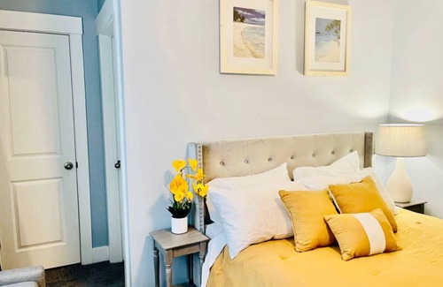 Lincolnville House | Charming Southern Retreat with Pool & Breakfast Included