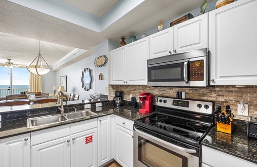 Panama City Beach Resort | Discover a Delightful Oceanfront Condo with Top Amenities