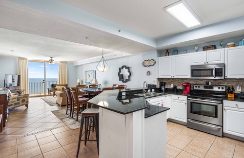 Panama City Beach Resort | Discover a Delightful Oceanfront Condo with Top Amenities