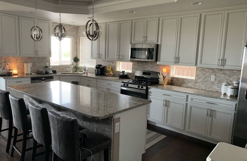 Cimarron Hills House | Modern Craftsman Home with Spa, Breakfast & Pet-Friendly