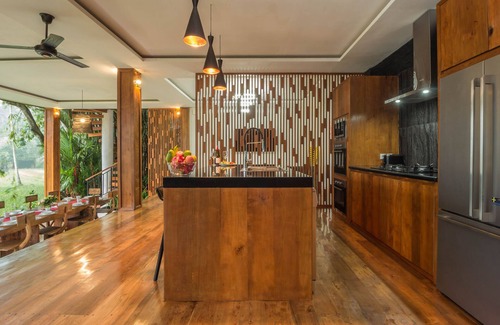 Sambahan Villa | Private Villa with Infinity Pool and Full Kitchen - 10/10 Rating