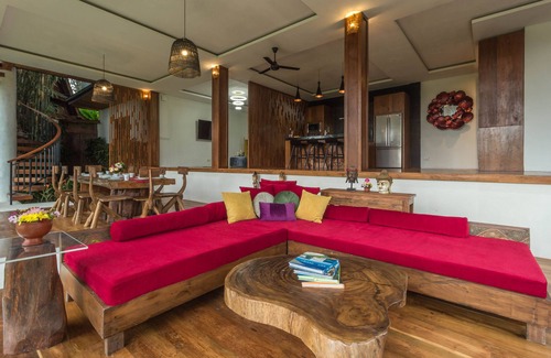 Sambahan Villa | Private Villa with Infinity Pool and Full Kitchen - 10/10 Rating