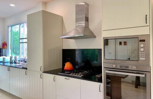 Nong Nam Daeng Villa | Cozy Pool Villa Residence with Private Pool & Breakfast
