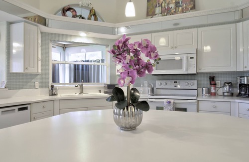 West Melbourne House | Lake View Retreat: 3 Bedrooms & Child-Friendly Amenities