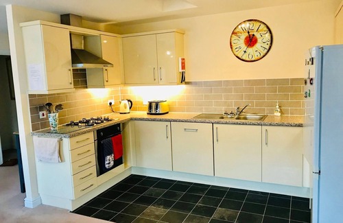Par Apartment | Guest Rated: 9.6 - Oceanfront Apartment Near Fowey & Mevagissey