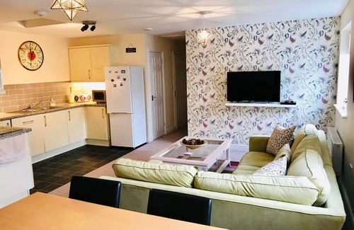 Par Apartment | Guest Rated: 9.6 - Oceanfront Apartment Near Fowey & Mevagissey