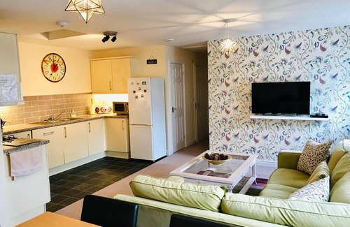Par Apartment | Guest Rated: 9.6 - Oceanfront Apartment Near Fowey & Mevagissey