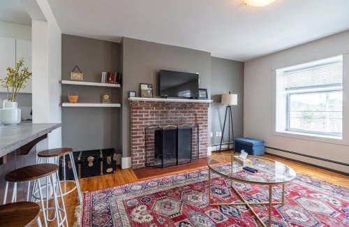 Bedford Apartment | Elegant Apt #101 - Family-Friendly Stay with High Ratings