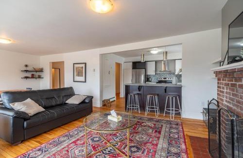 Bedford Apartment | Elegant Apt #101 - Family-Friendly Stay with High Ratings