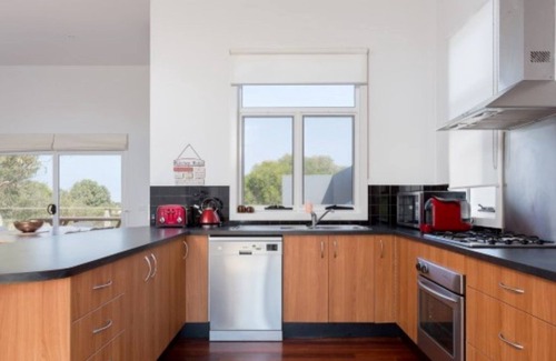 Smiths Beach House | Seaside Serenity at 7 Murray Street, Smiths Beach - Guest Rated: 9.8
