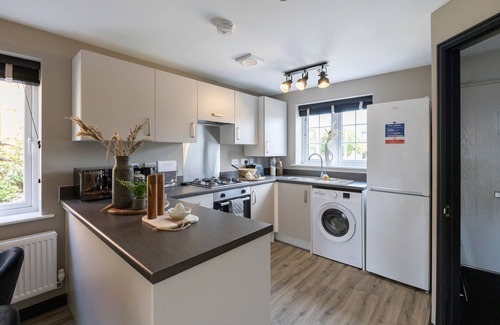 Pinxton House | Beautiful & Spacious Home | Driveway | Close to M1