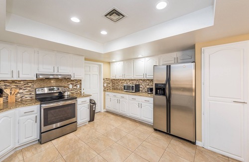 Green Valley North House | Inviting Home for Up to 10 Guests with Private Pool