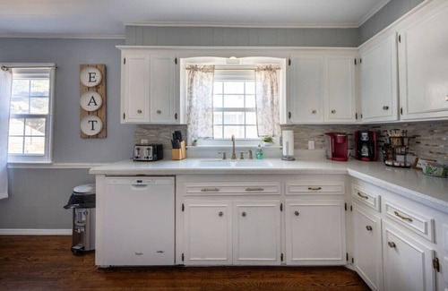 Tulsa House | Charming Home Near Expo, TU & Fair Park - Guest Rated 9.8